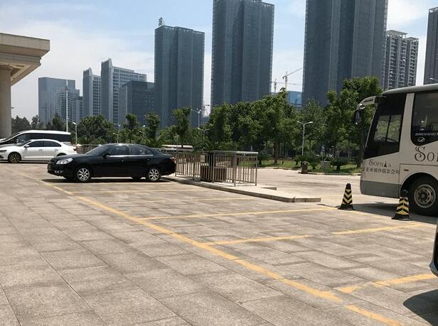 酒店賓館停車位劃線找什么單位，找誰來劃線？
